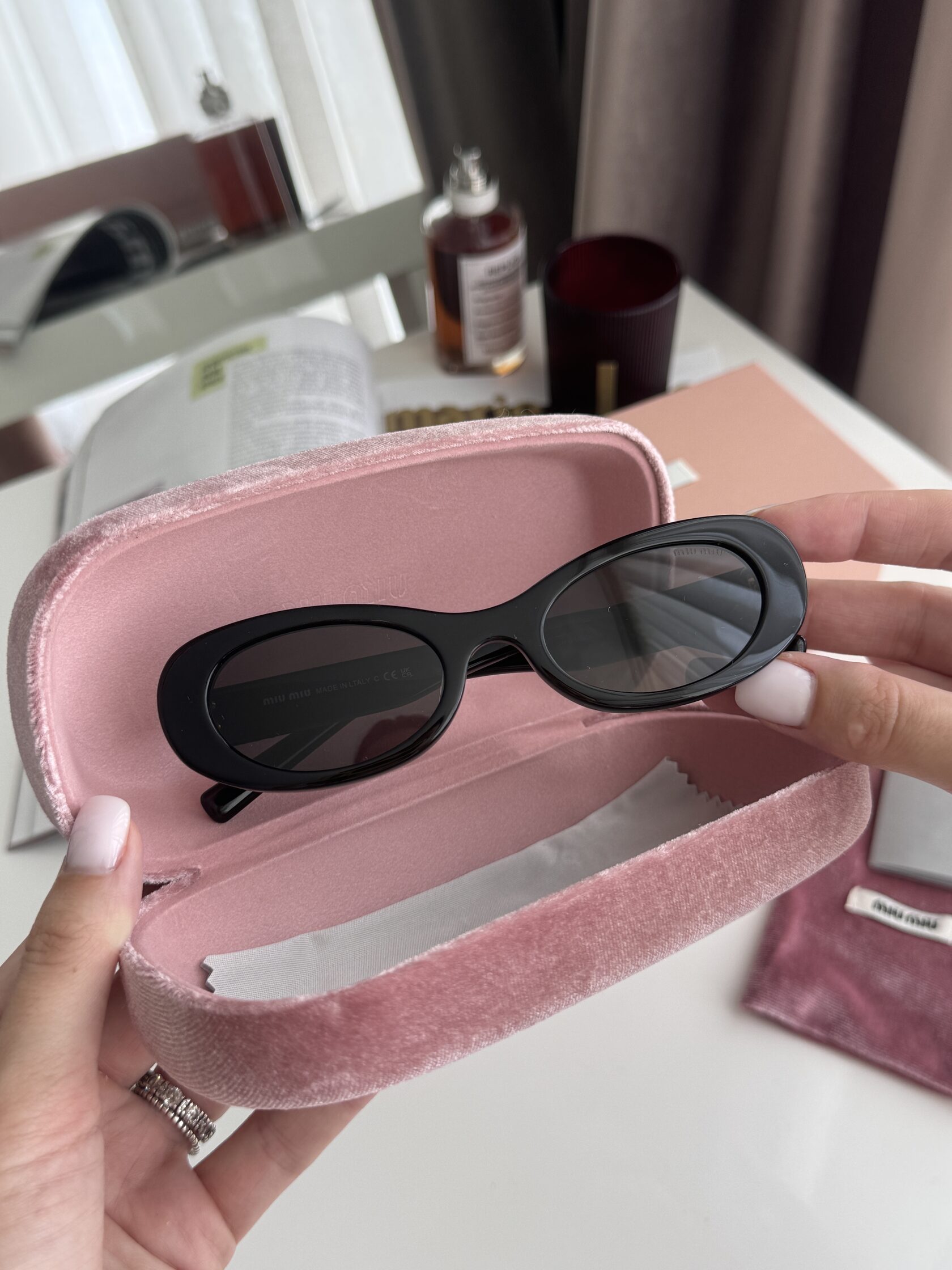 Miu Miu Black/Gold SMU 06ZS 1AB-5S0 3N - 4