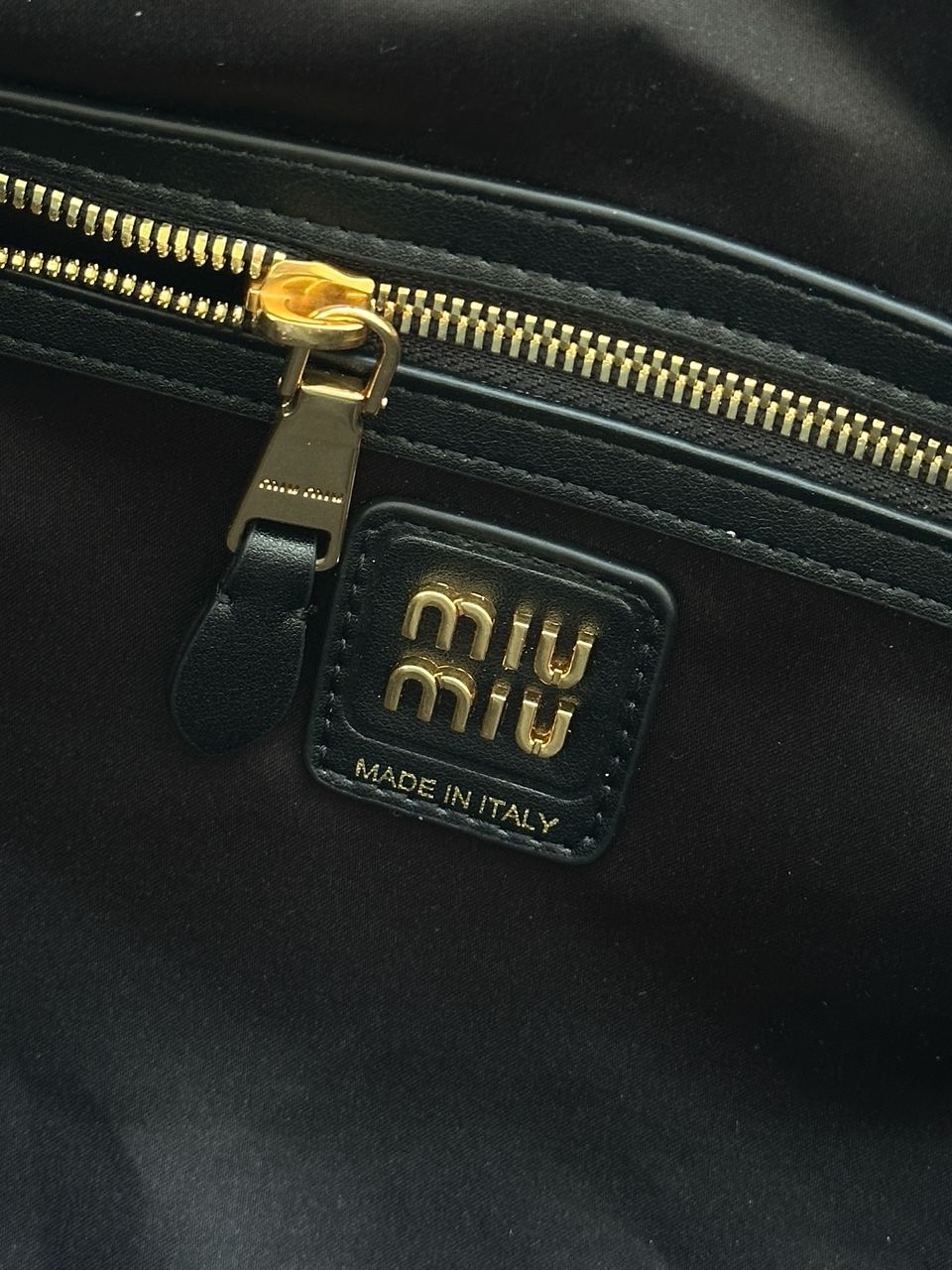 Miu Miu Black Leather Beau Top-Handle Bag - 9