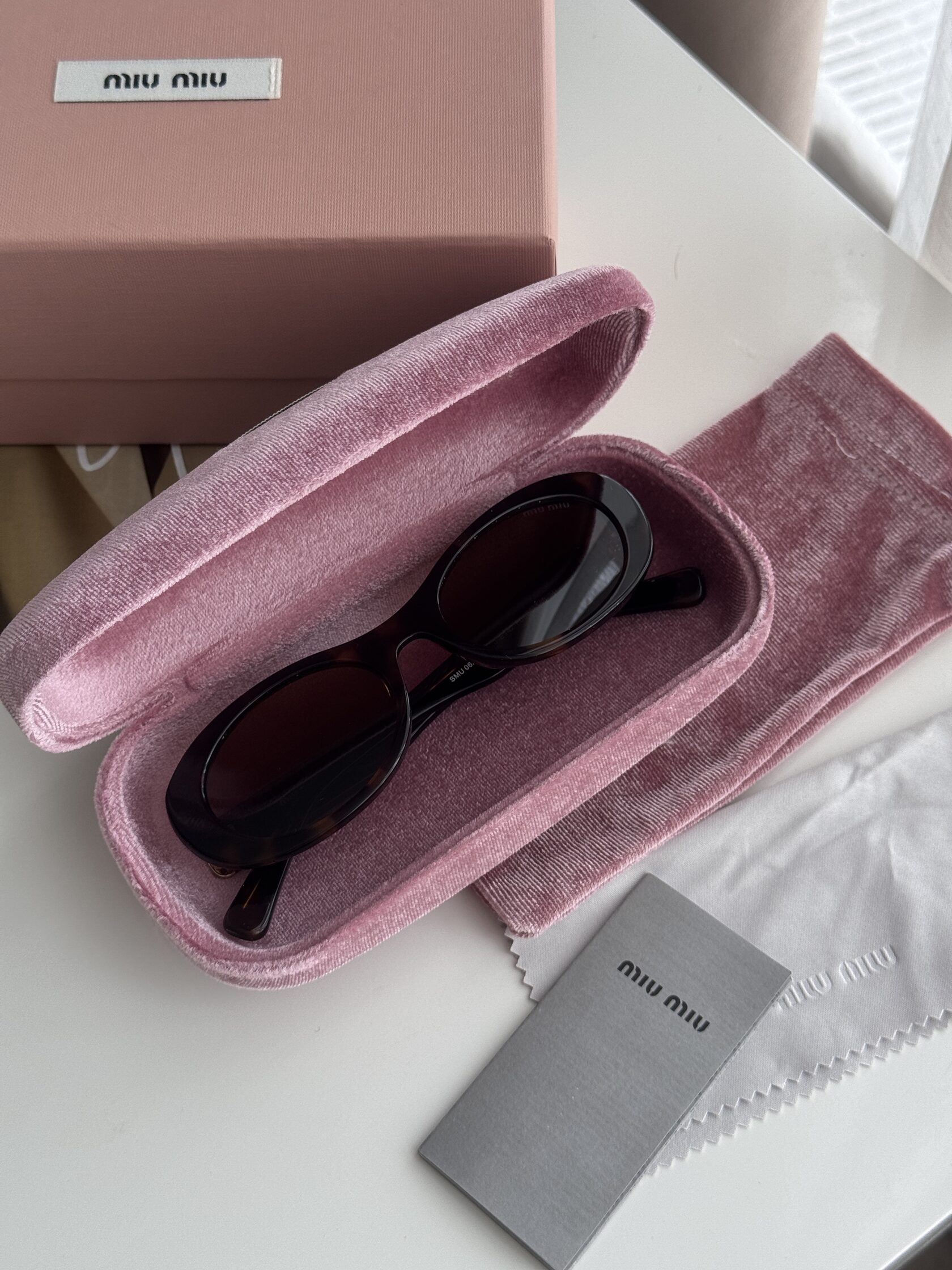 Miu Miu Leo/Gold SMU 06Z E142-F05S0 3N - 2