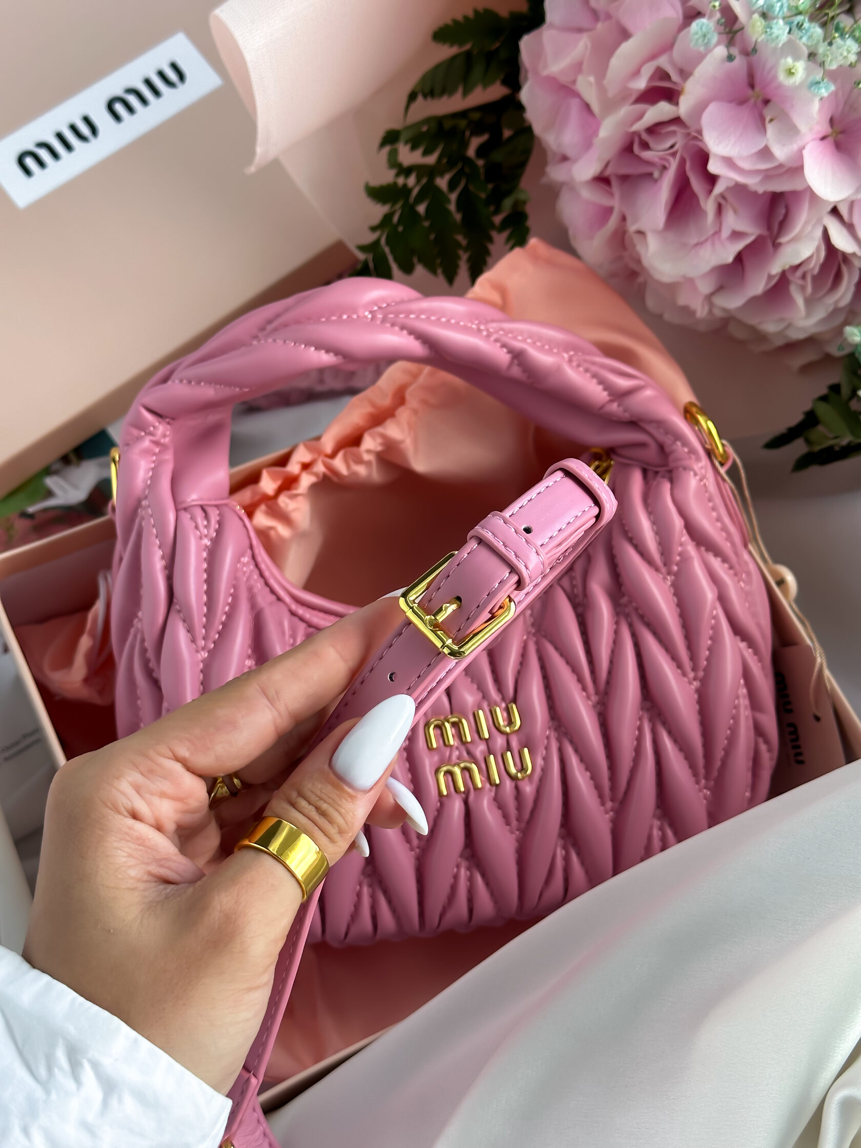 Miu Miu Wander Matelassé Mini Hobo Bag Pink - 3