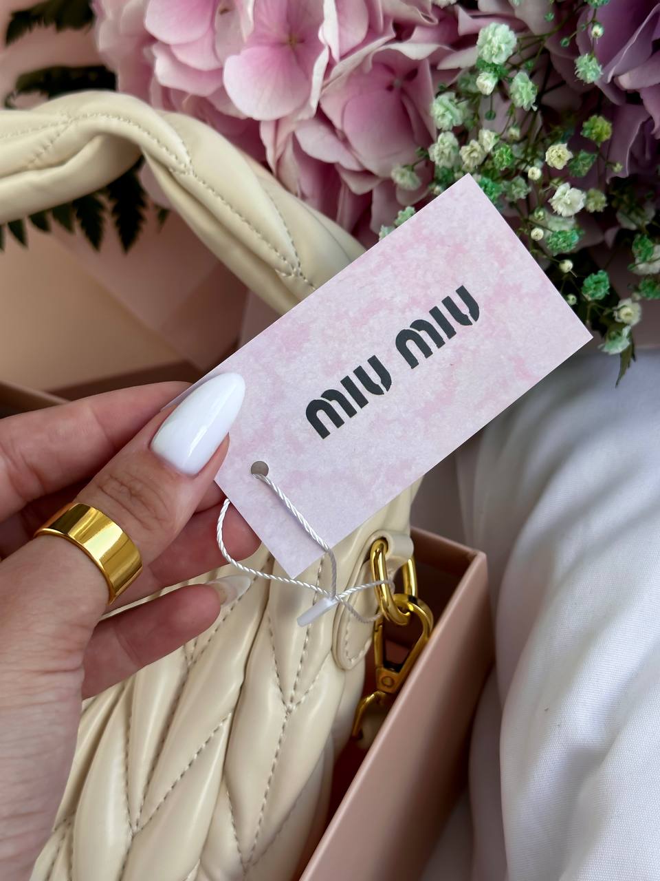Miu Miu Wander Matelassé Nappa Leather Mini Hobo Bag Cream - 19