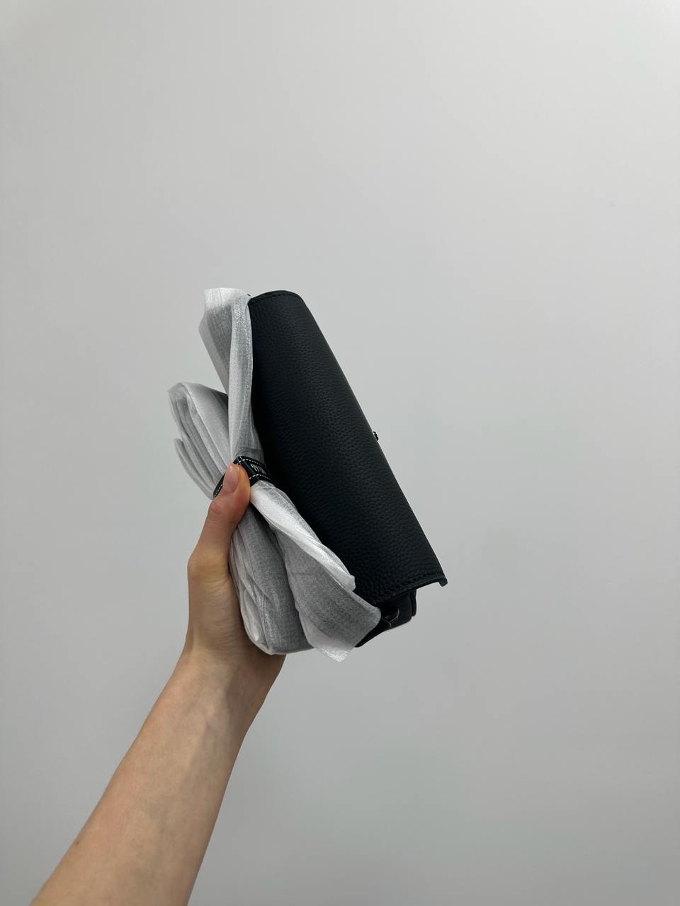 Montblanc Compact Envelope with M Lock 4810 Buckle Black - 9