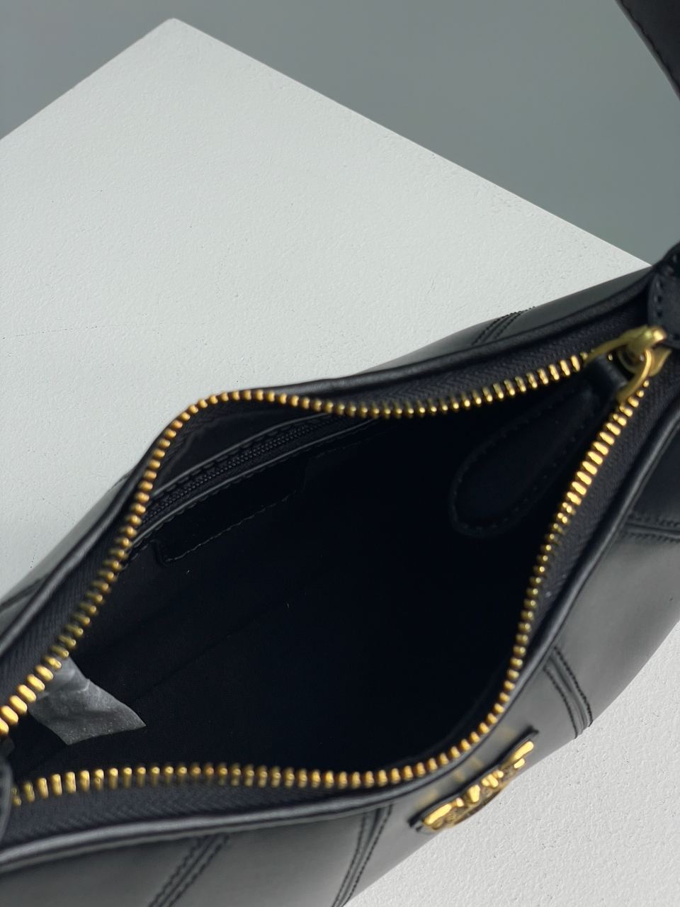 Pinko Hobo Bag Fine Grain Cow Leather Black - 23