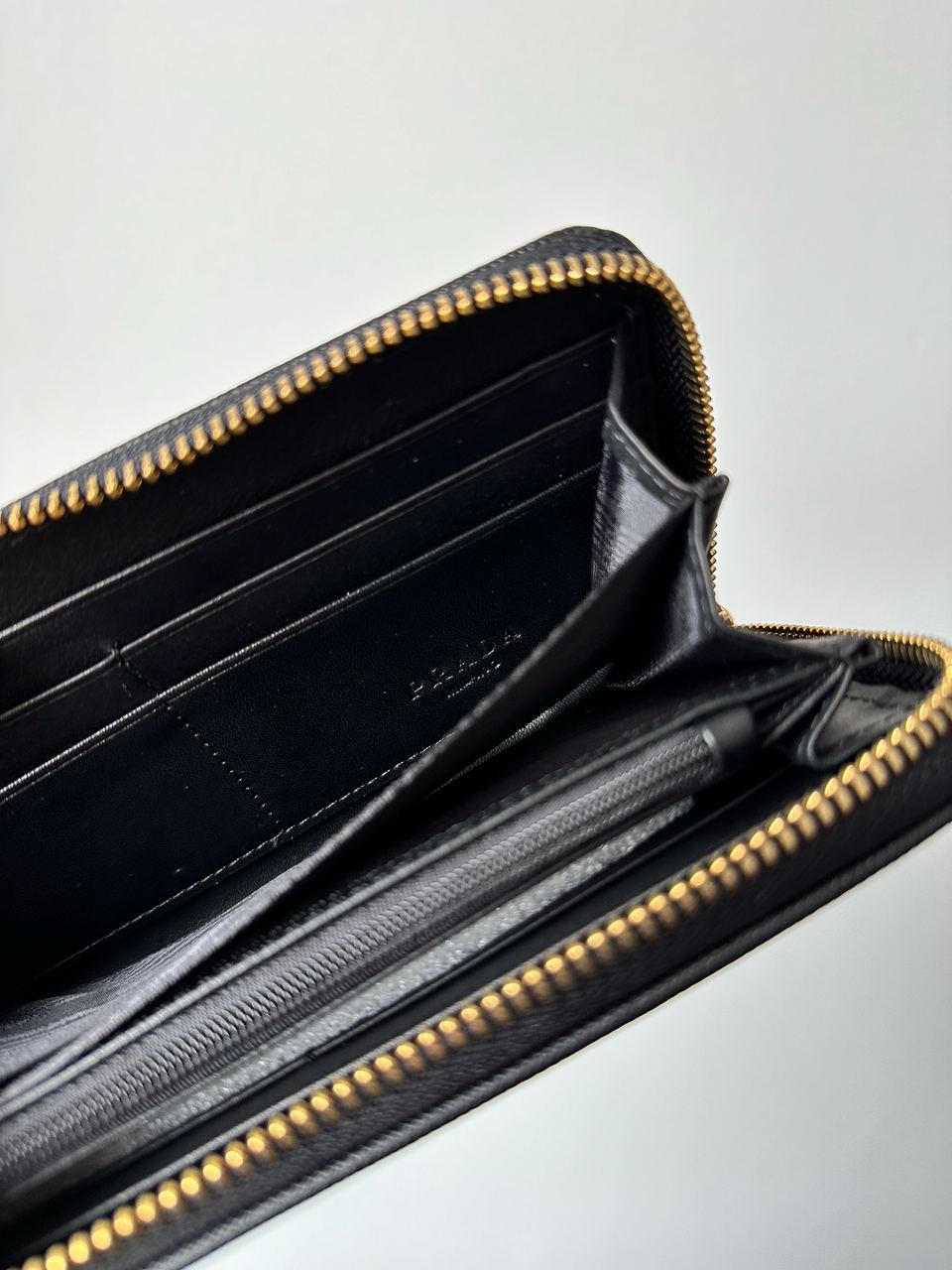Prada Leather Round Zippy Long Wallet Nero Black - 13