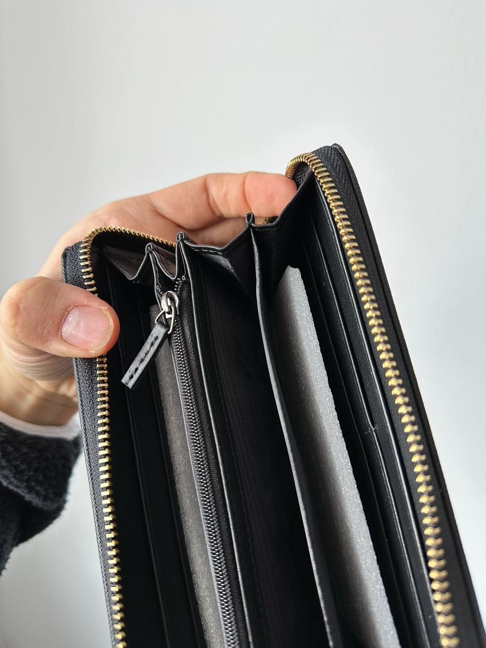 Prada Leather Round Zippy Long Wallet Nero Black - 16