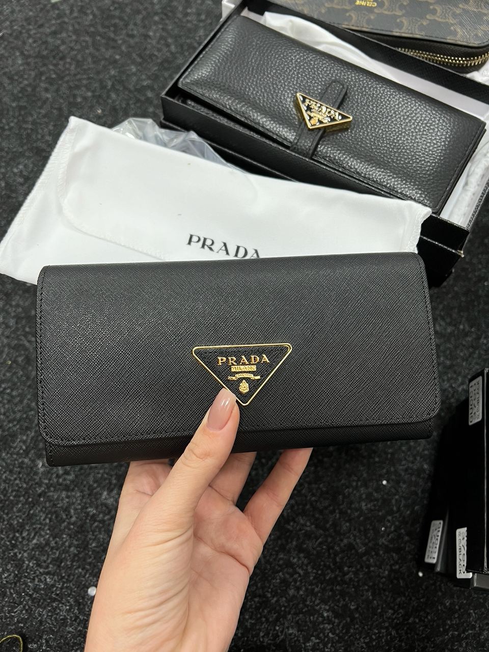 Prada Logo Leather Bi Fold Long Wallet Black - 7