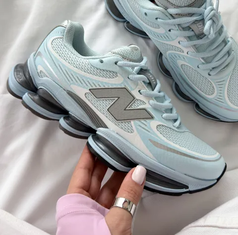 New Balance 2000