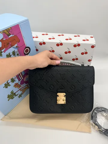 Louis Vuitton Pochette Metis East West Black