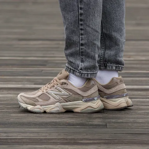 New Balance 9060 Brown