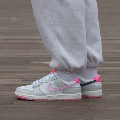 NIke SB Dunk 520 Pink Puck