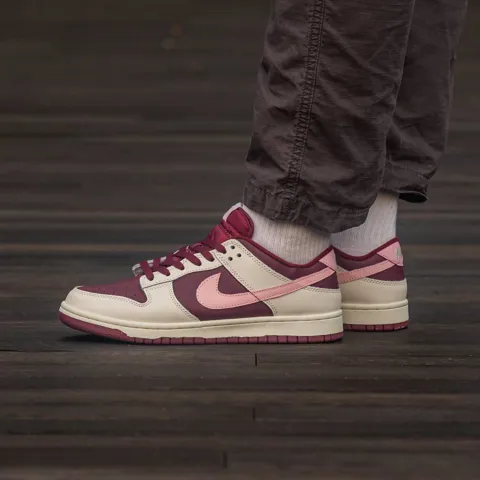 Nike SB Dunk Low Valentine’s Day