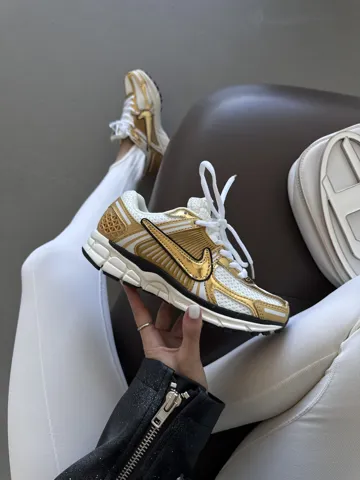 NIKE ZOOM VOMERO 5 | « METALLIC GOLD » premium (1)