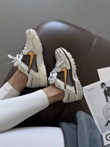 NIKE ZOOM VOMERO 5 | BEIGE / BROWN / ORANGE premium (3)