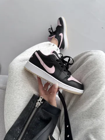 AIR JORDAN RETRO 1 LOW | BLACK / PINK premium (8)
