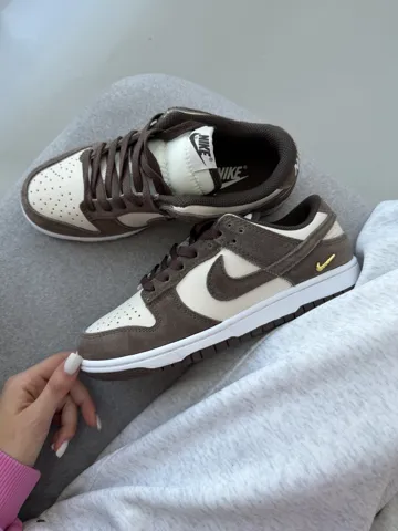 NIKE SB DUNK | PALE IVORY / BAROQUE BROWN (6)