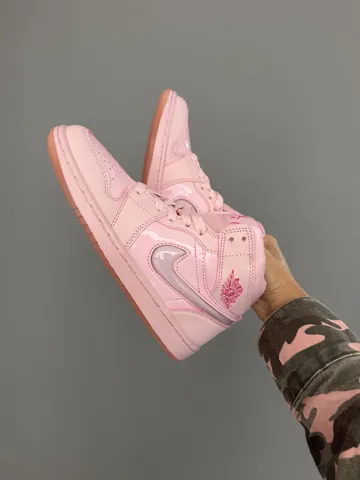 NIKE AIR JORDAN 1 | PINK CANDY LACQUER (6)