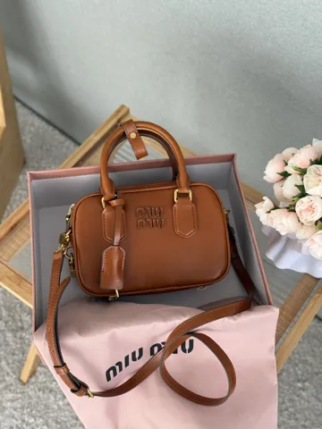 Arcadie leather bag
