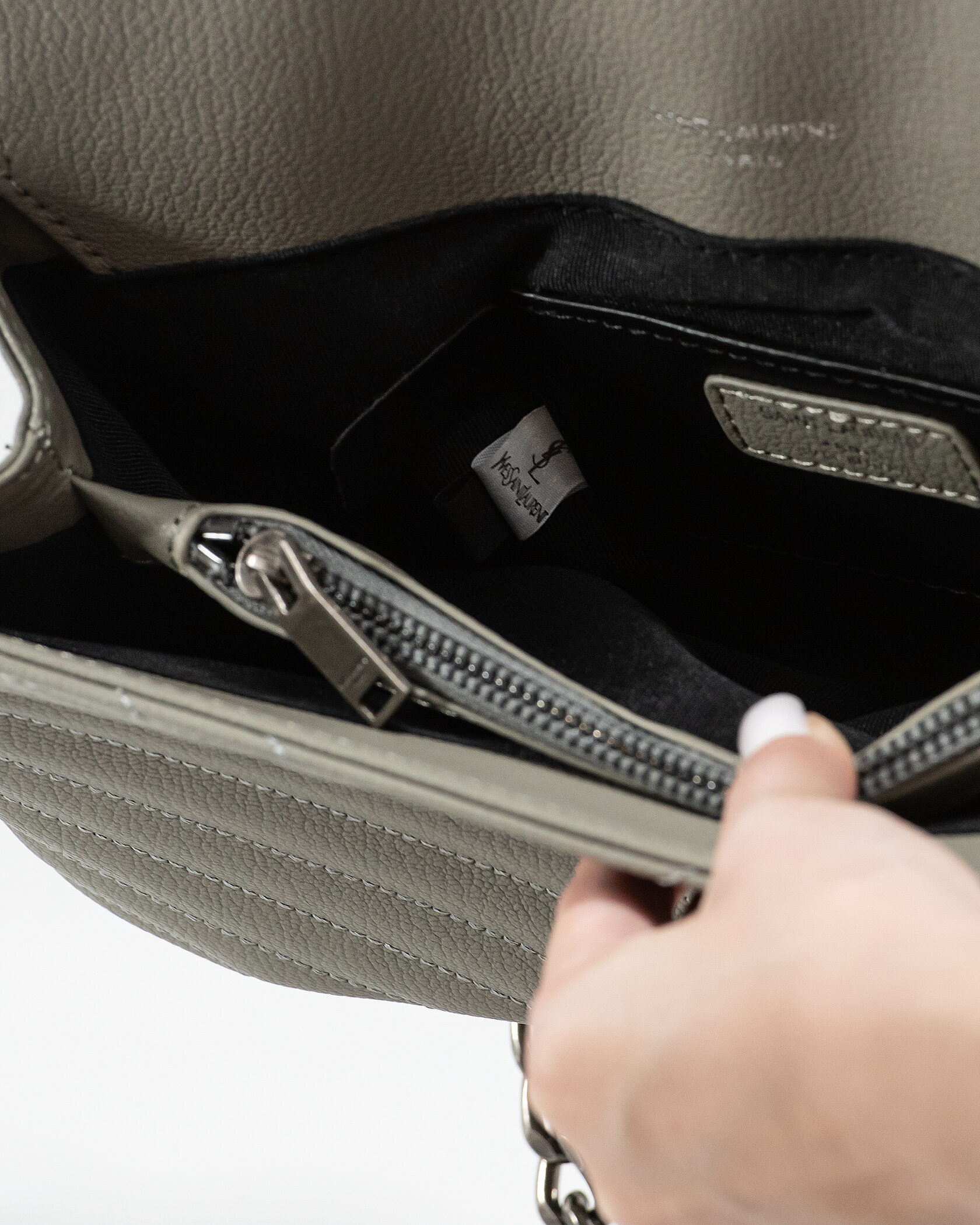 Saint Laurent College Medium in Quilted Leather Grey/Silver - 18