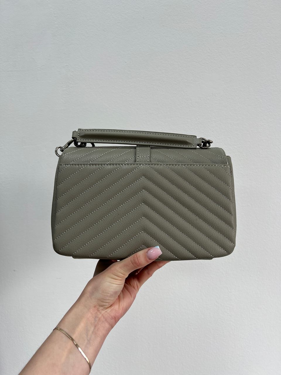 Saint Laurent College Medium in Quilted Leather Grey - 6