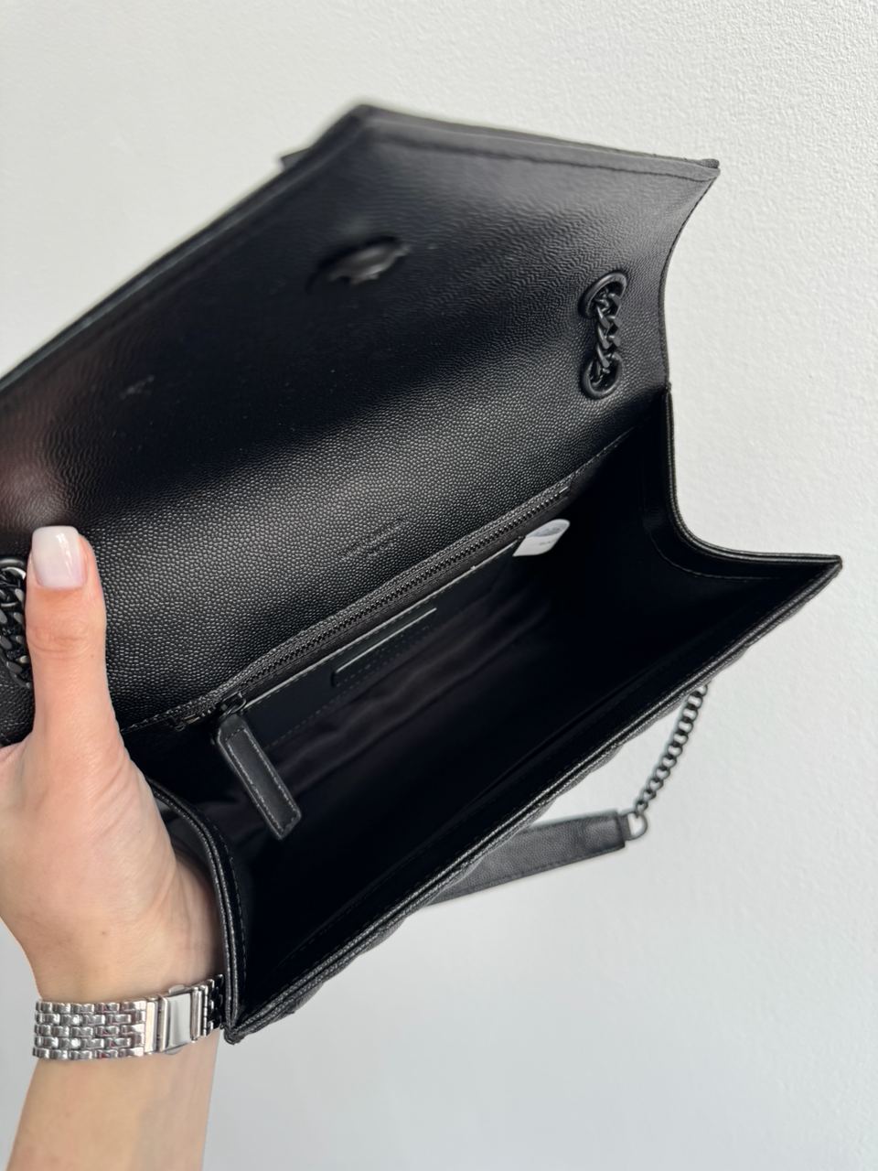 Saint Laurent Envelope Medium In Quilted Leather Black - 23