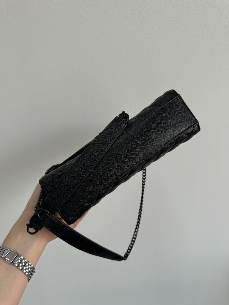 Saint Laurent Envelope Medium In Quilted Leather Black - 24