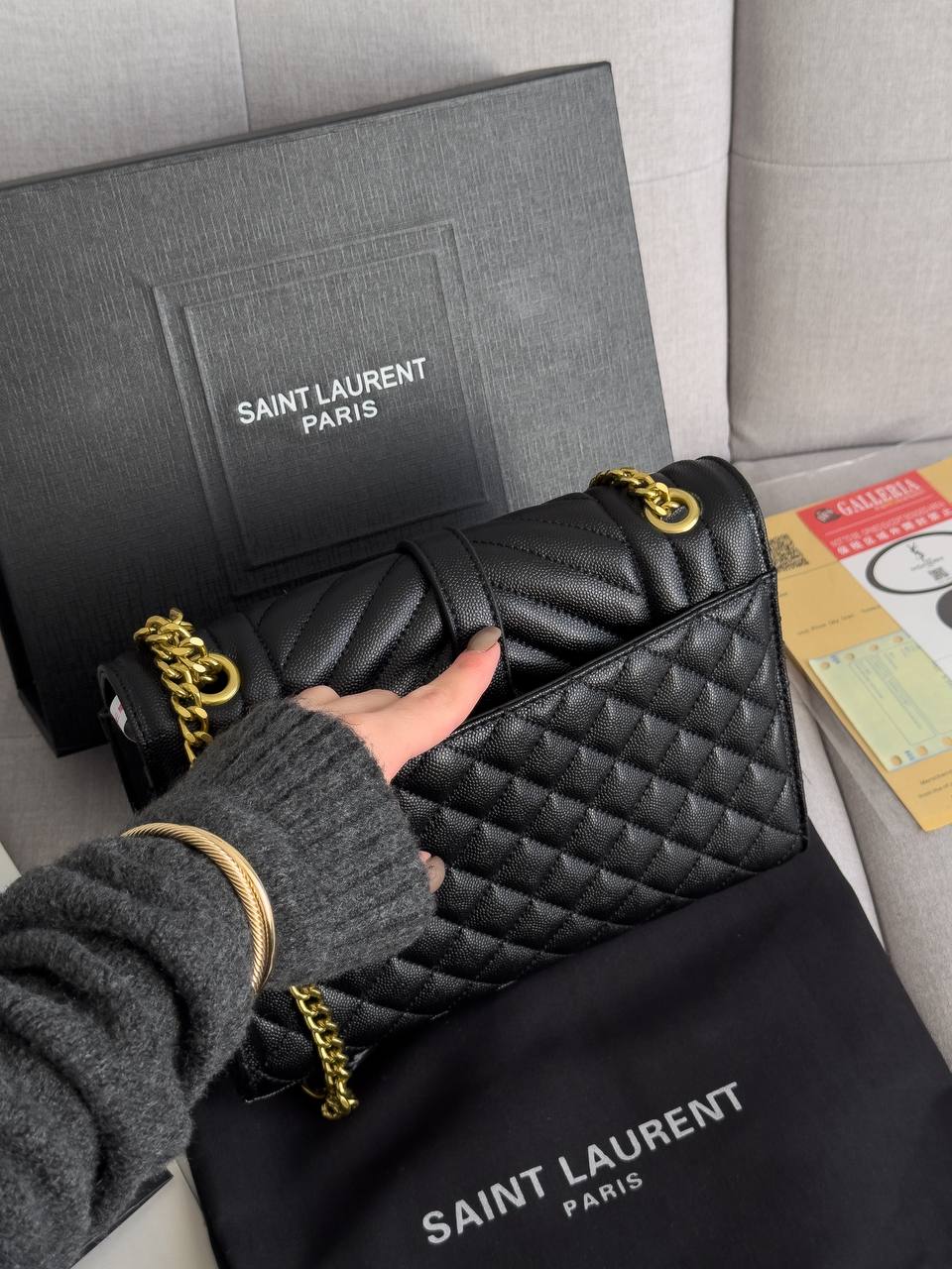 Saint Laurent Envelope Medium In Quilted Leather Gold - 11