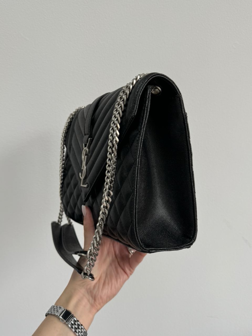 Saint Laurent Envelope Medium In Quilted Leather Silver - 17