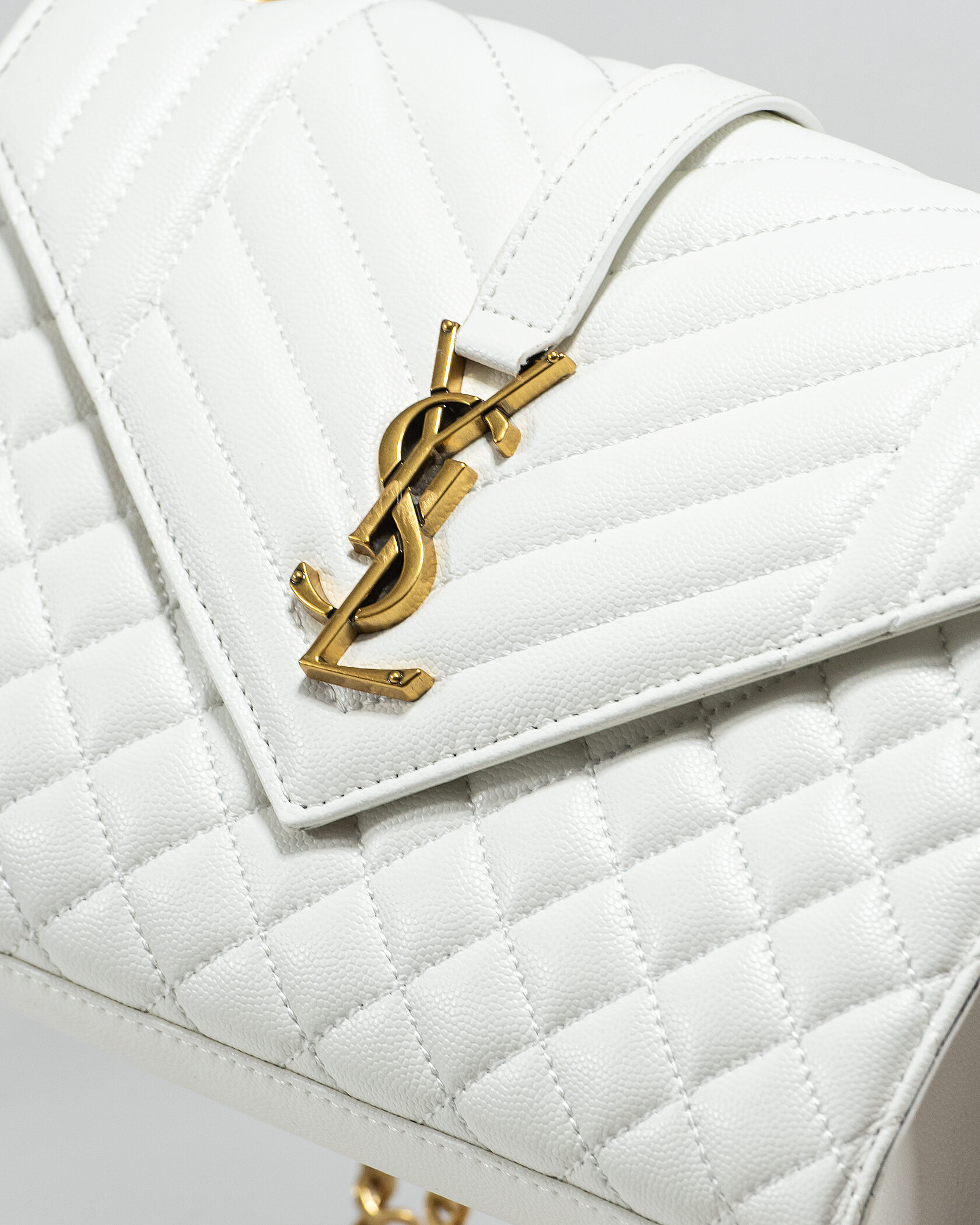 Saint Laurent Envelope Medium In Quilted Leather White/Gold - 7