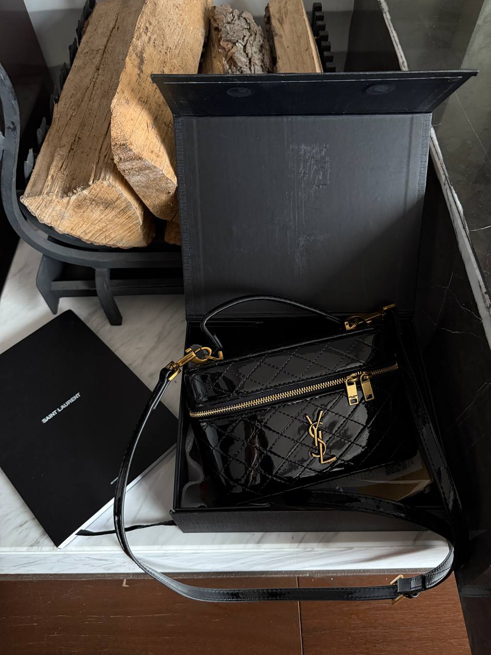 Saint Laurent Gaby Vanity Lacquered Leather Shoulder Bag Black - 2