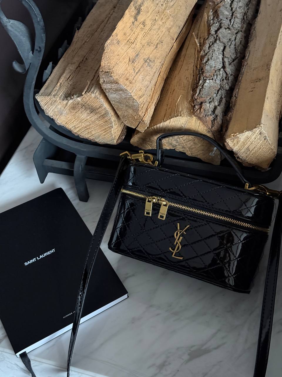 Saint Laurent Gaby Vanity Lacquered Leather Shoulder Bag Black - 4