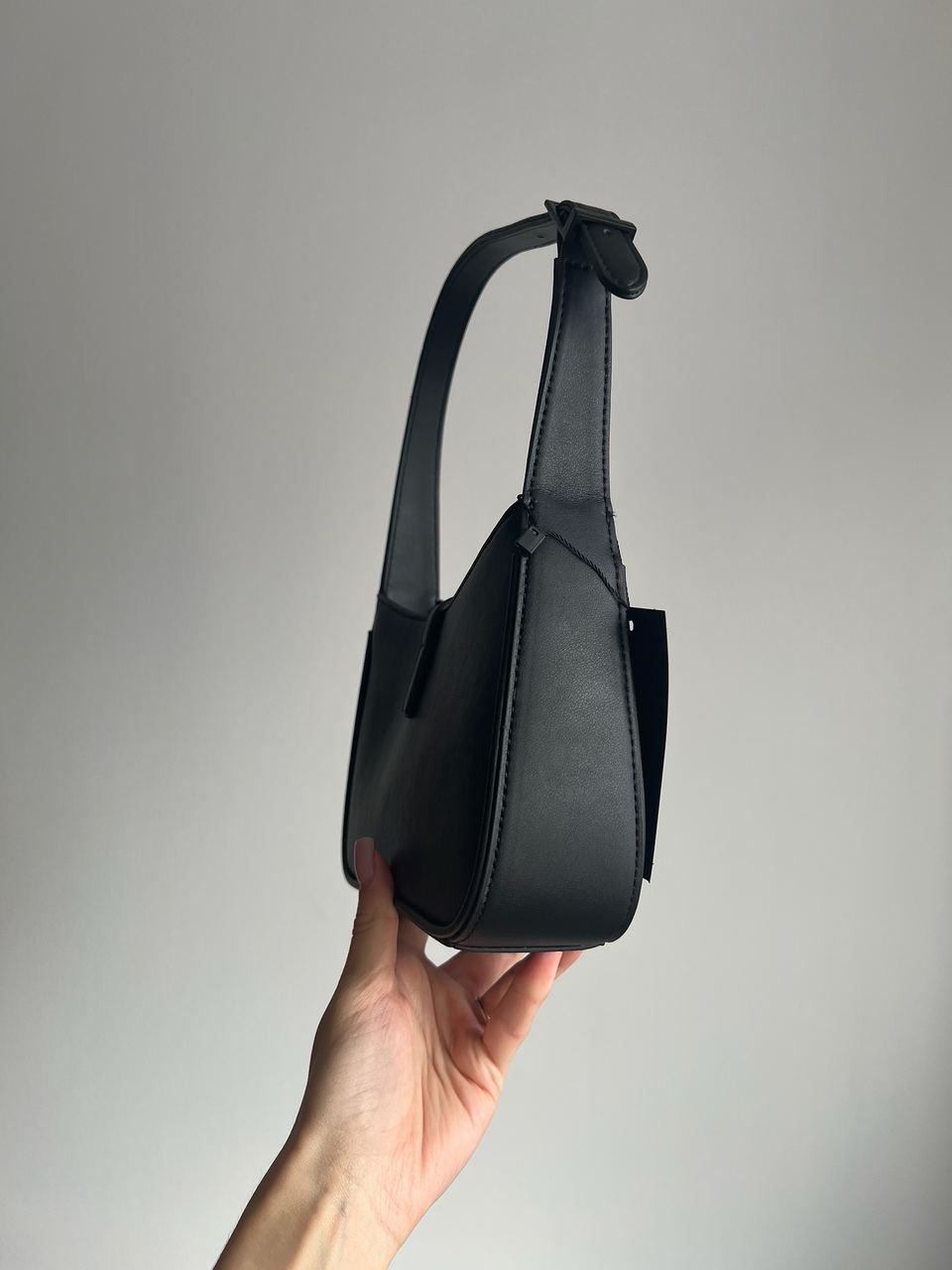 Saint Laurent Hobo Le 5 A 7 Leather Shoulder Bag in Black/Black - 3