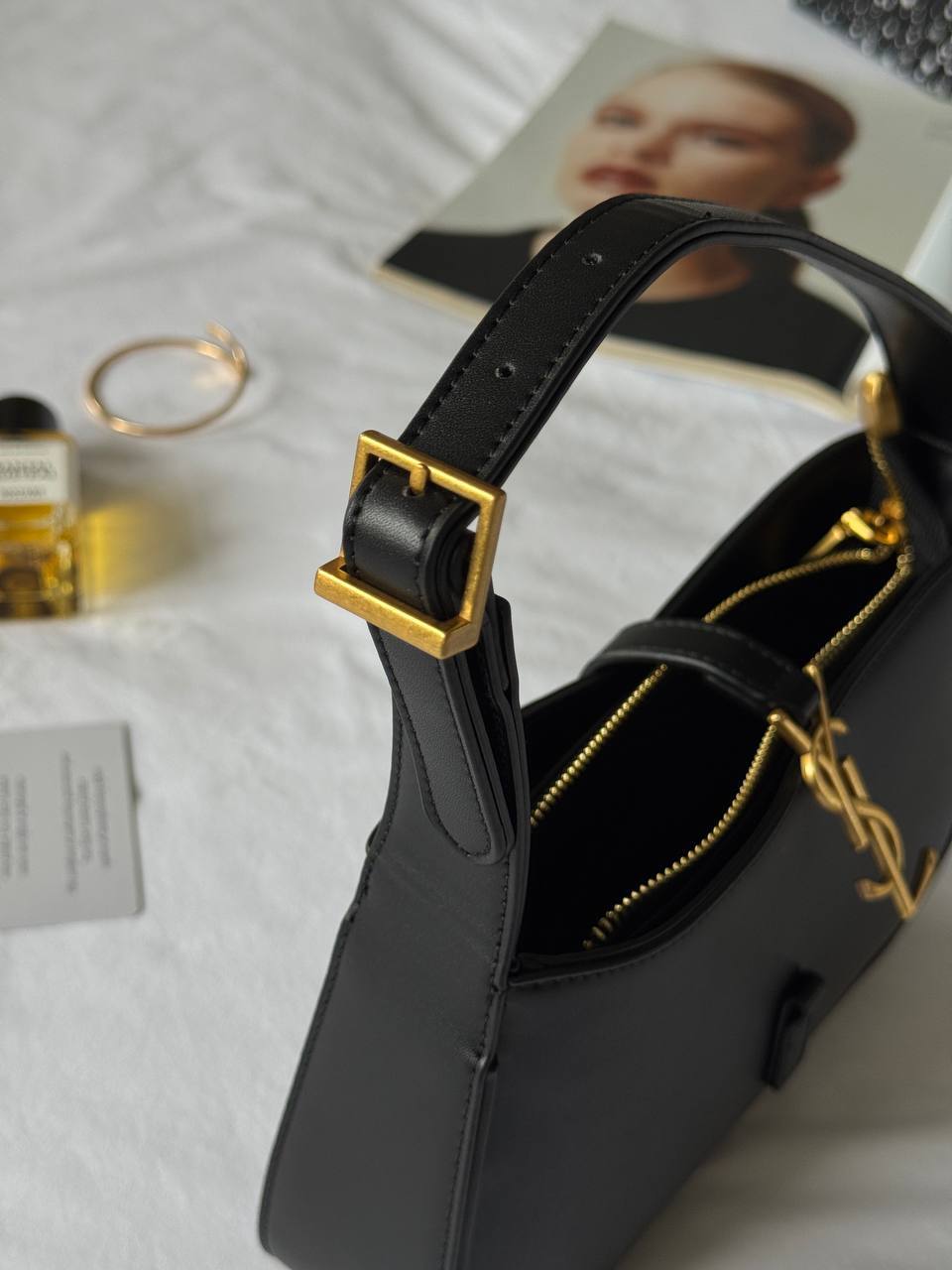 Saint Laurent Hobo Le 5 A 7 Leather Shoulder Bag in Black/Gold - 7