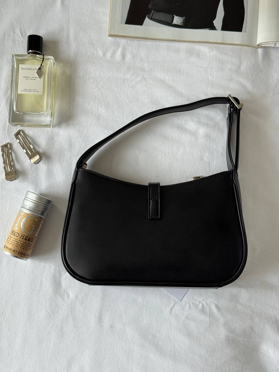 Saint Laurent Hobo Le 5 A 7 Leather Shoulder Bag in Black/Silver - 16