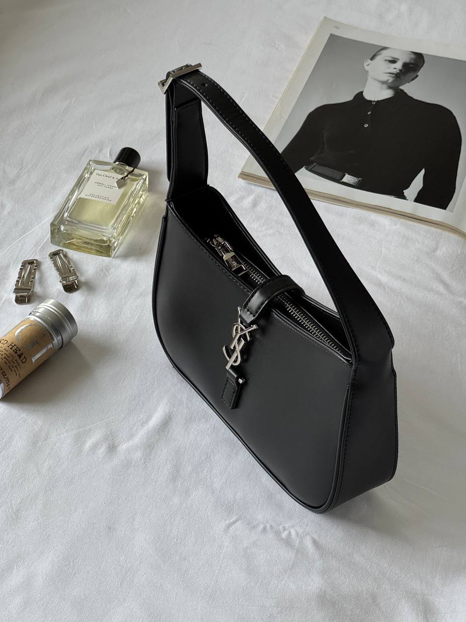 Saint Laurent Hobo Le 5 A 7 Leather Shoulder Bag in Black/Silver - 6