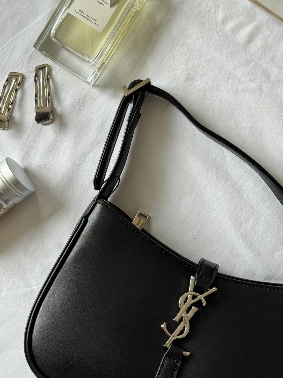 Saint Laurent Hobo Le 5 A 7 Leather Shoulder Bag in Black/Silver - 7