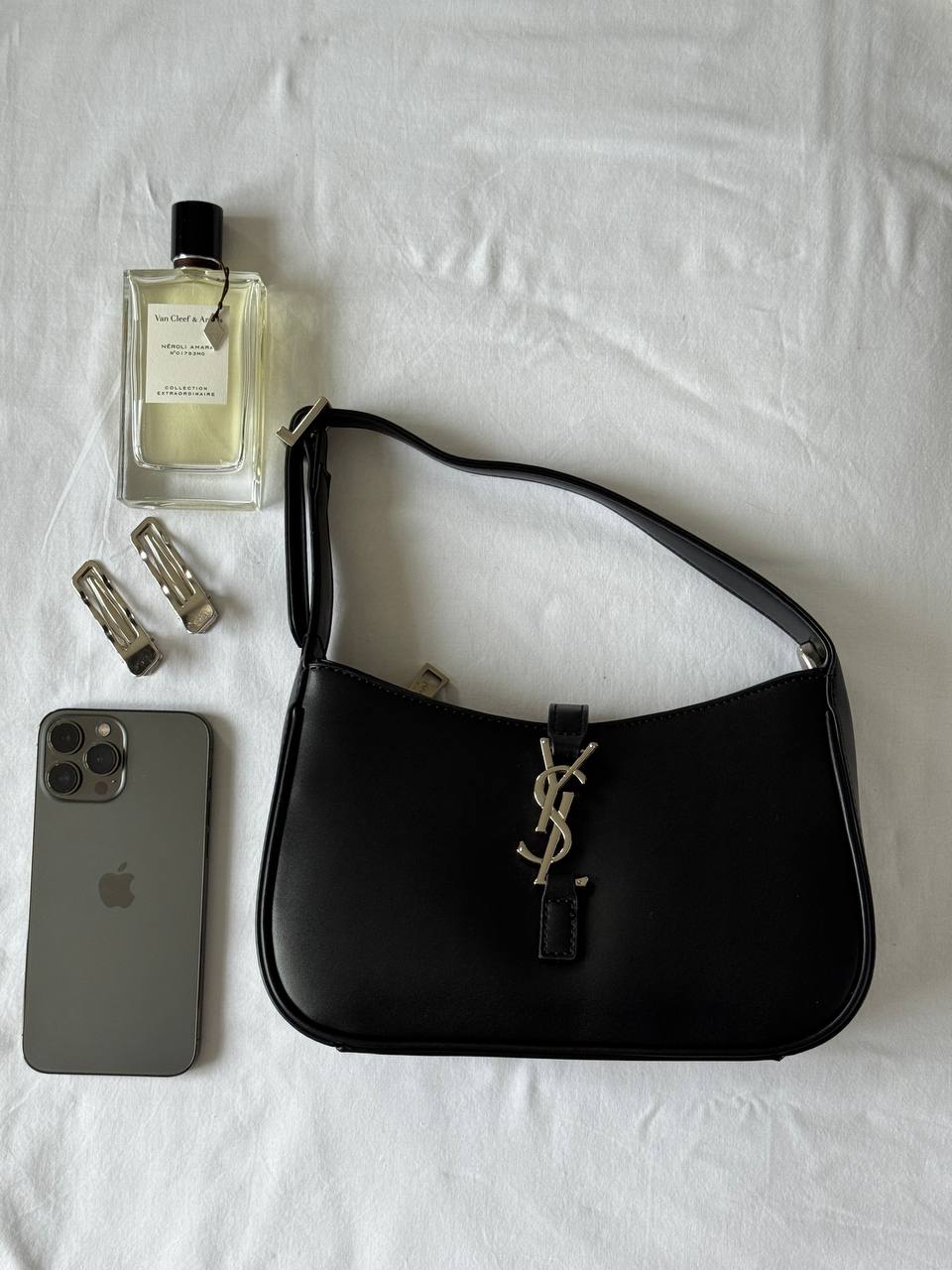 Saint Laurent Hobo Le 5 A 7 Leather Shoulder Bag in Black/Silver - 8