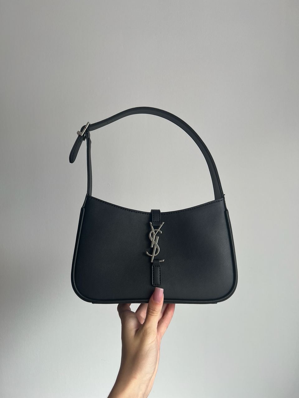 Saint Laurent Hobo Le 5 A 7 Leather Shoulder Bag in Black/Silver - 2