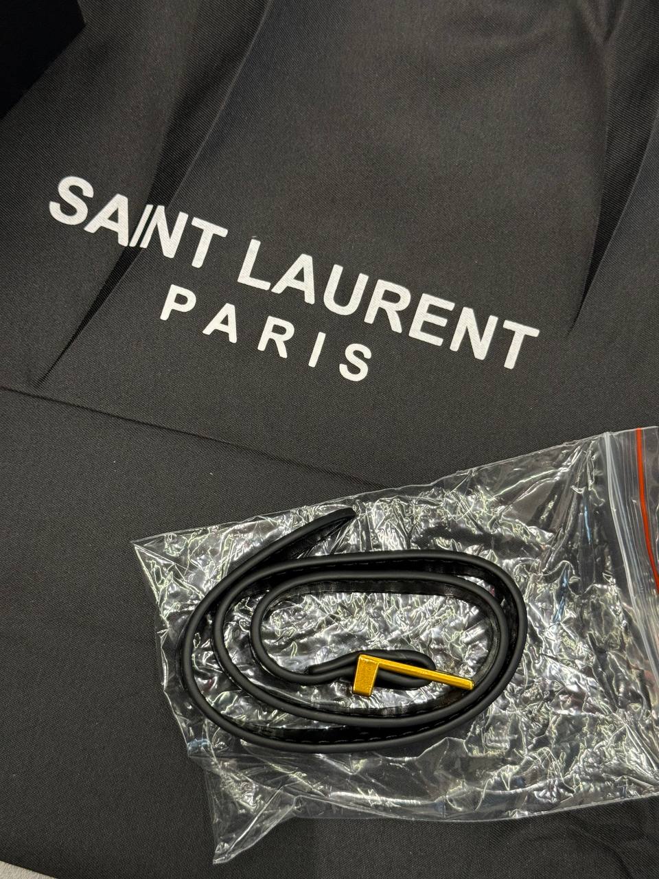 Saint Laurent Le 5 à 7 Hobo Bag In Black - 5