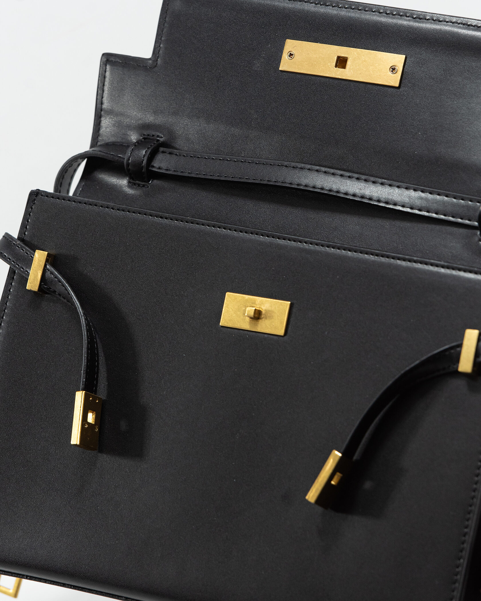 Saint Laurent Manhattan Leather Shoulder Bag Black - 11