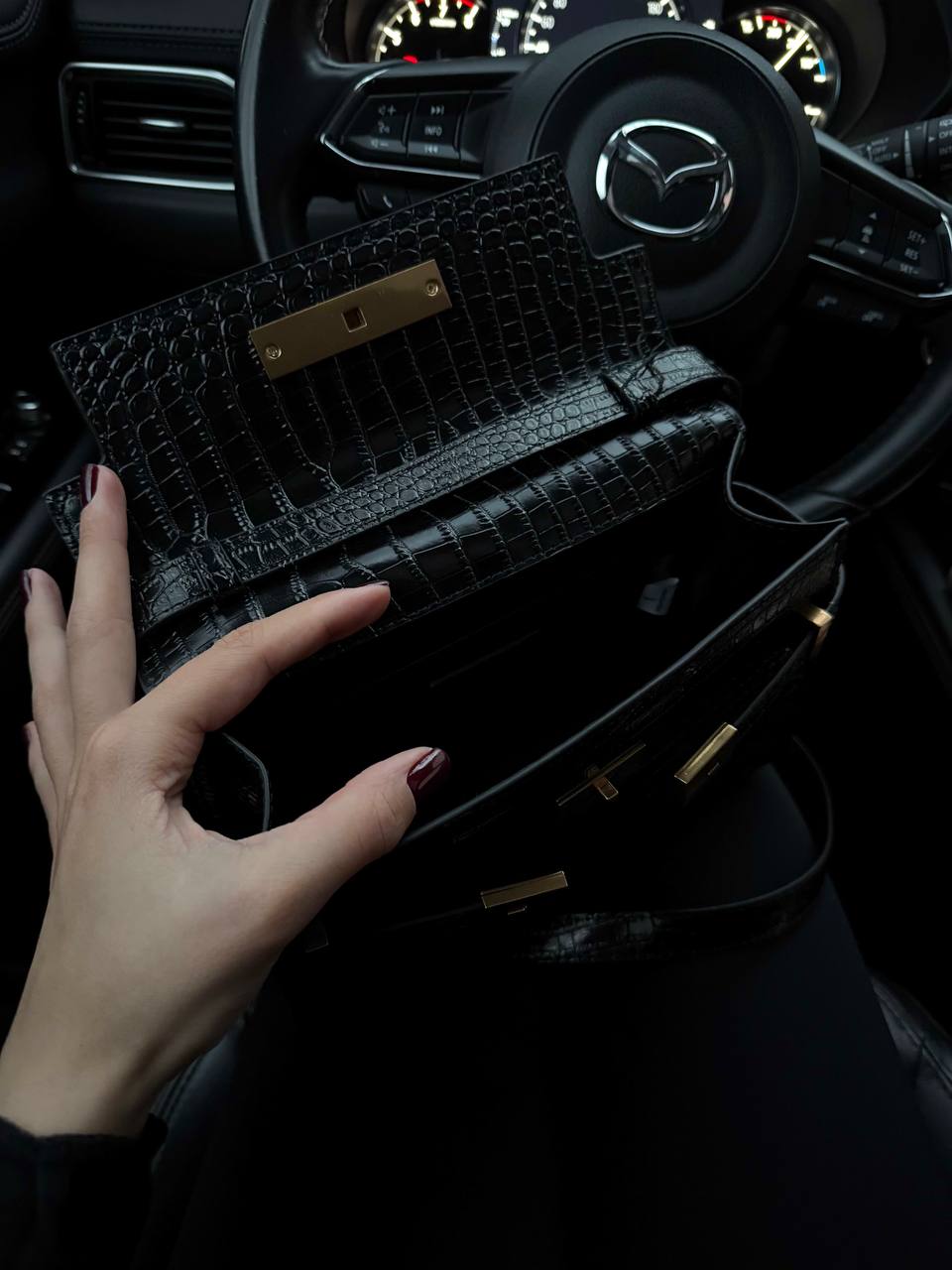 Saint Laurent Manhattan Medium Leather Shoulder Bag Black Croco - 6