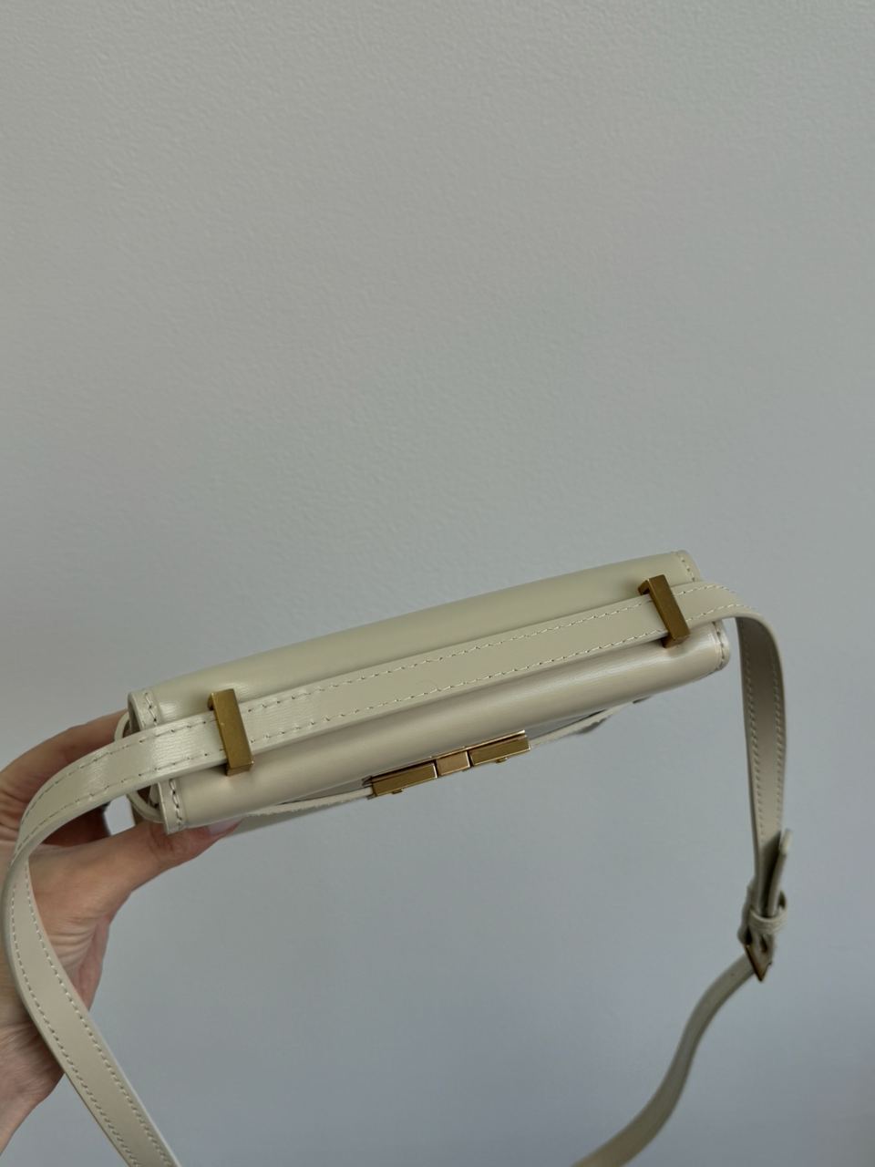 Saint Laurent Manhattan Mini Leather Shoulder Bag Cream - 17