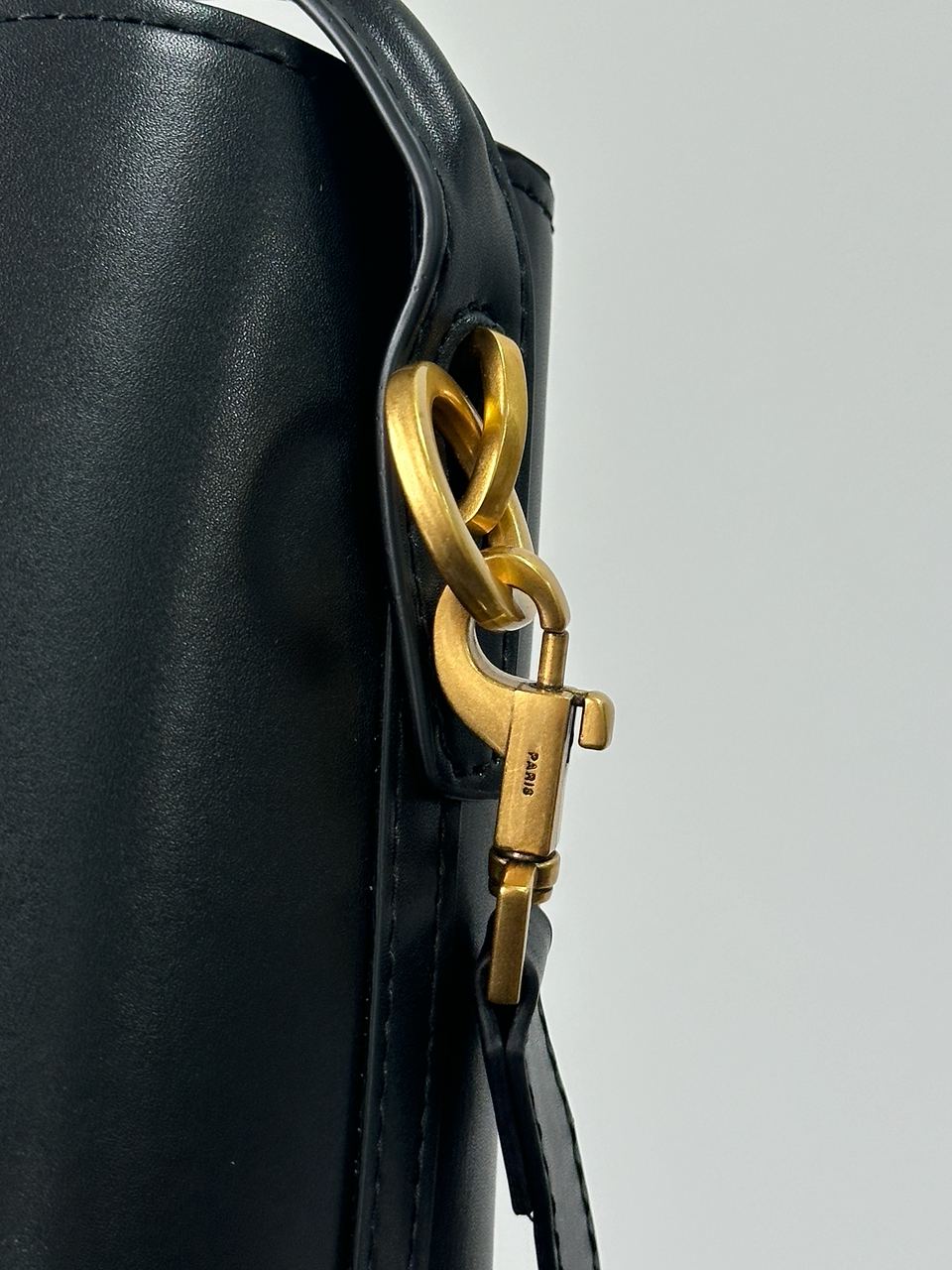 Saint Laurent Medium Le 37 Shiny Leather Bucket Bag Black - 10