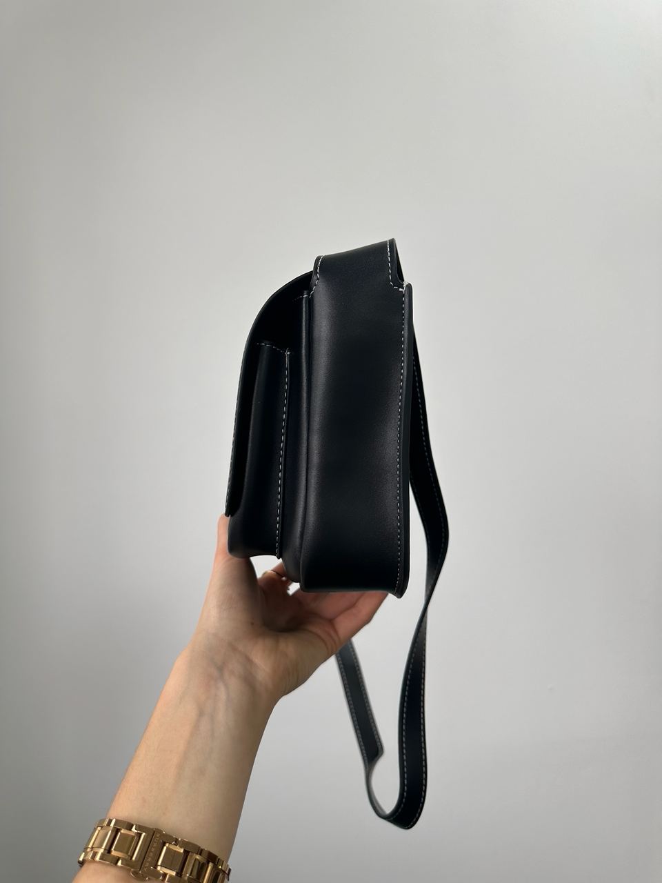 Saint Laurent Niki Besace in Leather Black/Gold - 10