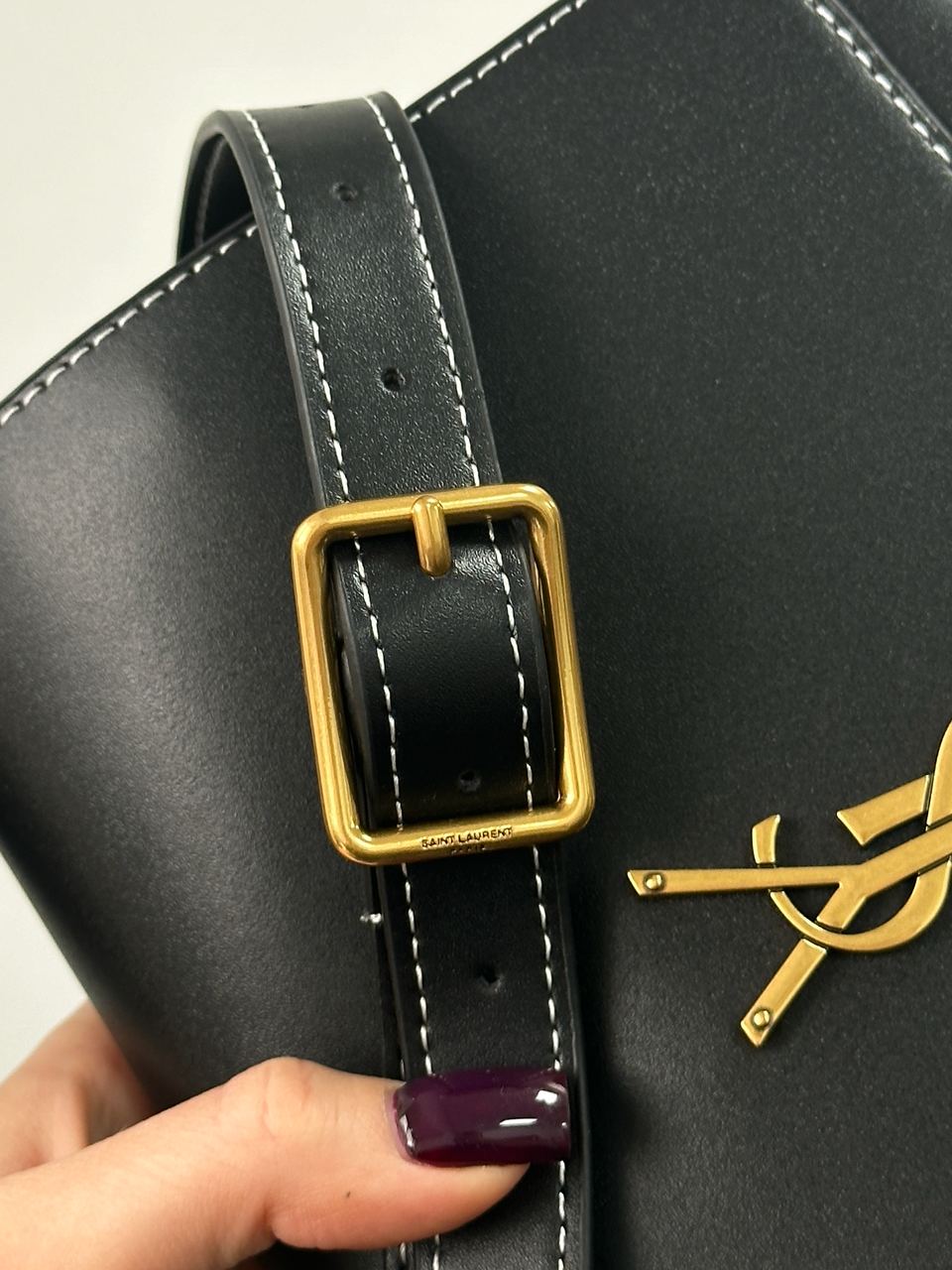 Saint Laurent Niki Besace in Leather Black/Gold - 9