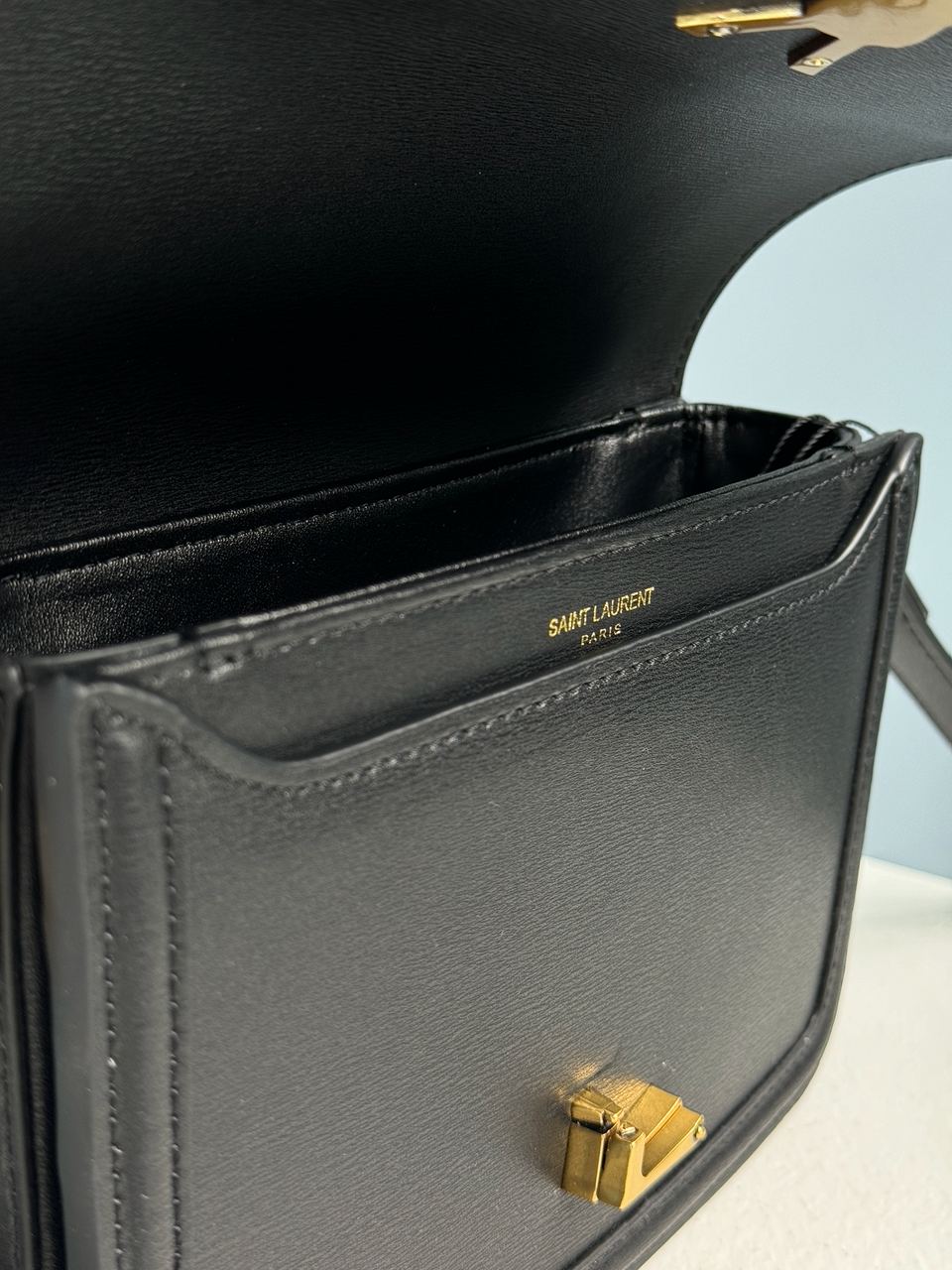 Saint Laurent Solferino Black/Gold - 23