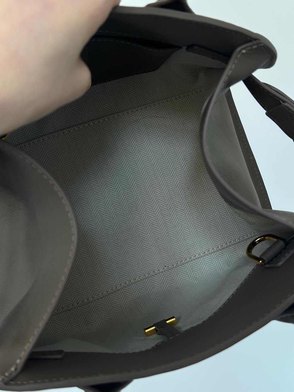 The Row Soft Margaux 26 Bag in Leather Brown Capucines - 17