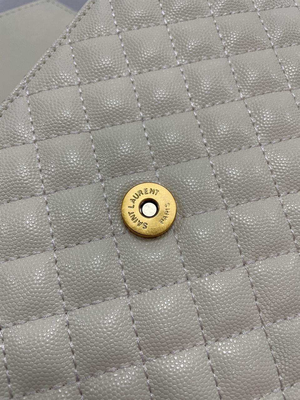 YSL Envelope Medium In Quilted Grain De Poudre Embossed Leather - 15