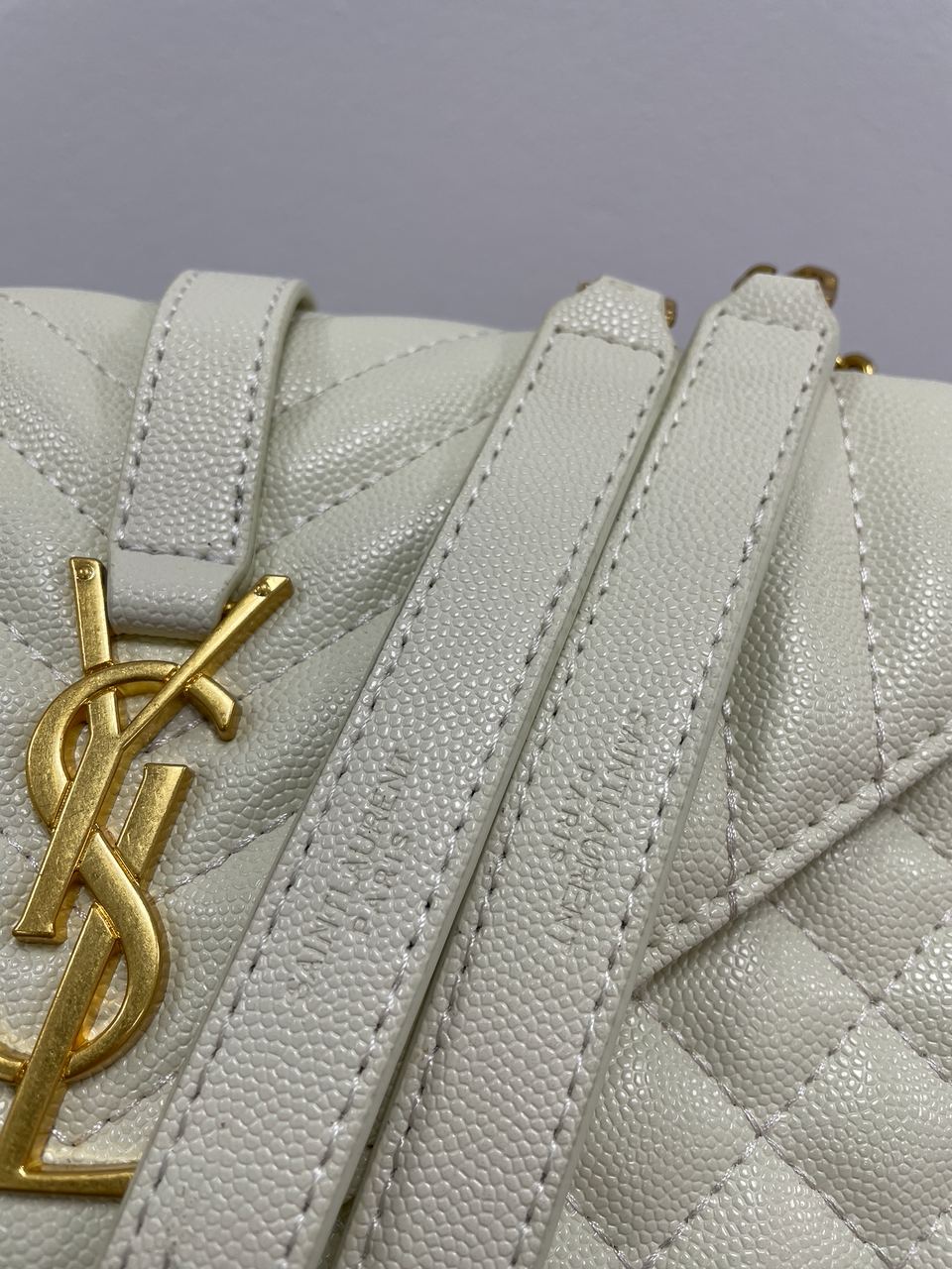 YSL Envelope Medium In Quilted Grain De Poudre Embossed Leather - 9