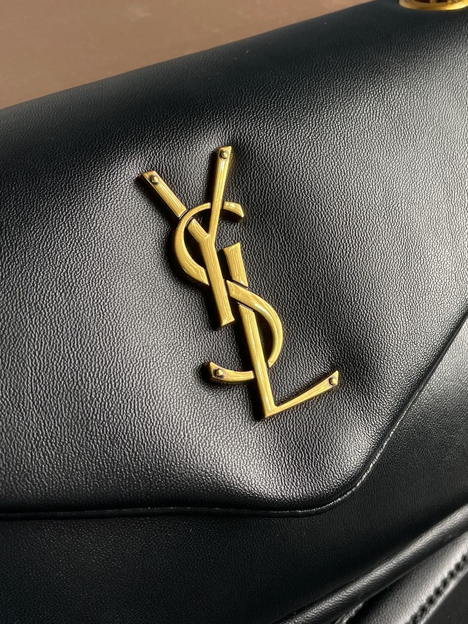 Yves Saint Laurent Calypso In Plunged Lambskin Black - 7