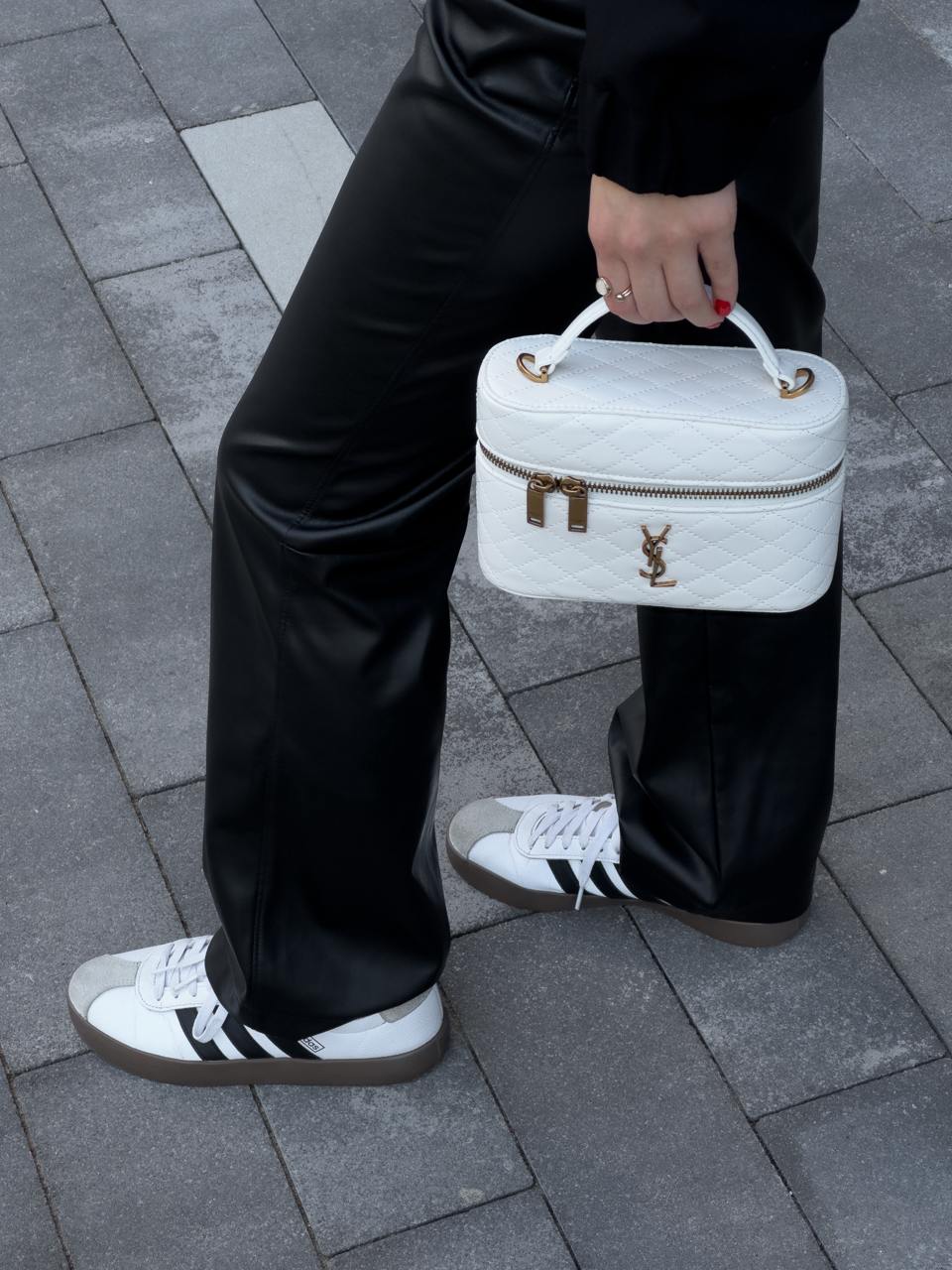 Yves Saint Laurent Gaby Vanity Leather Shoulder Bag Cream - 4